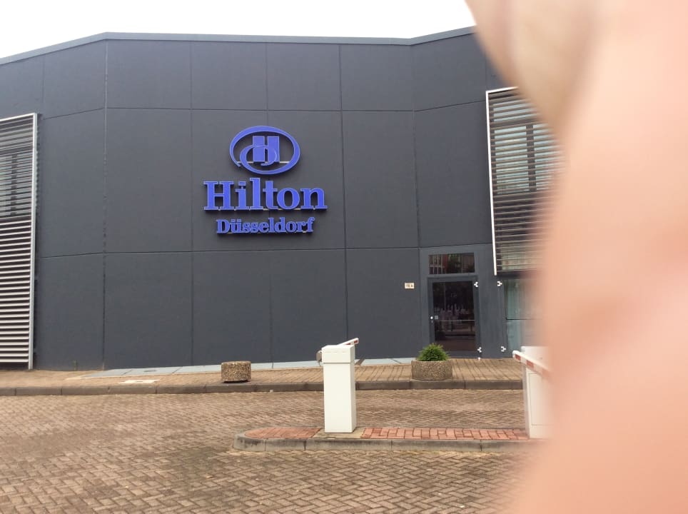 Außenansicht Hilton Düsseldorf