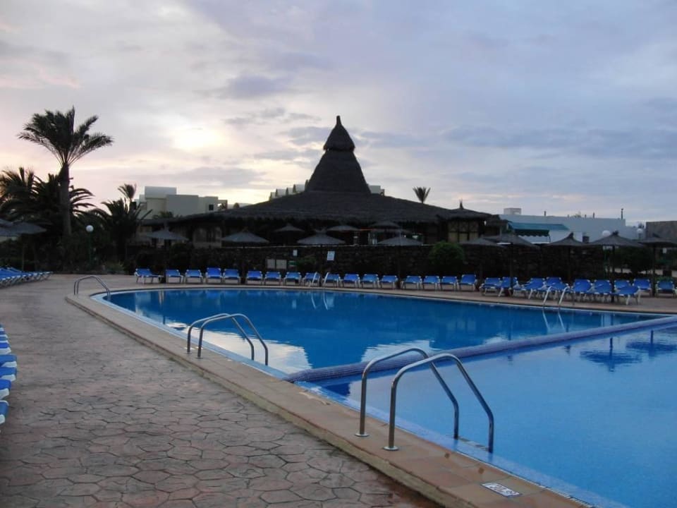 Pool SBH Hotel Royal Monica