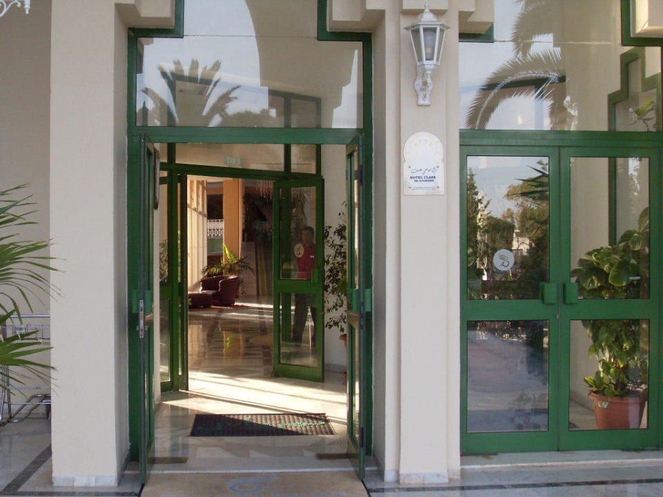 Eingang Nahrawess Resort & Thalasso