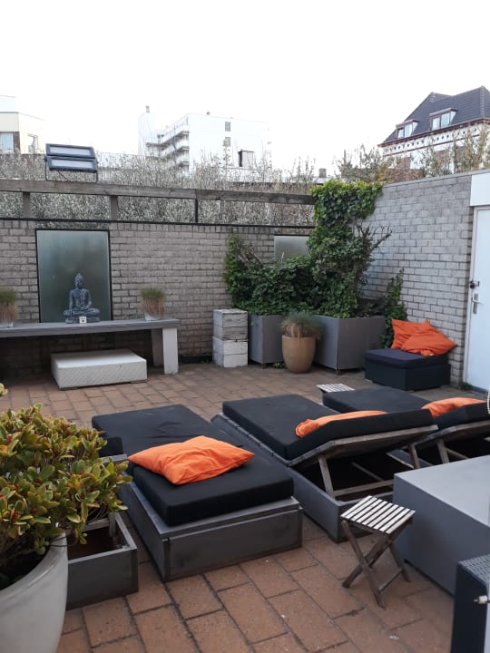 Pool Carlton Beach Hotel