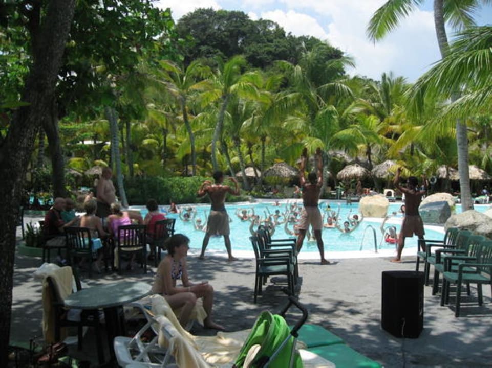 Pool und Animation Playabachata Hotel