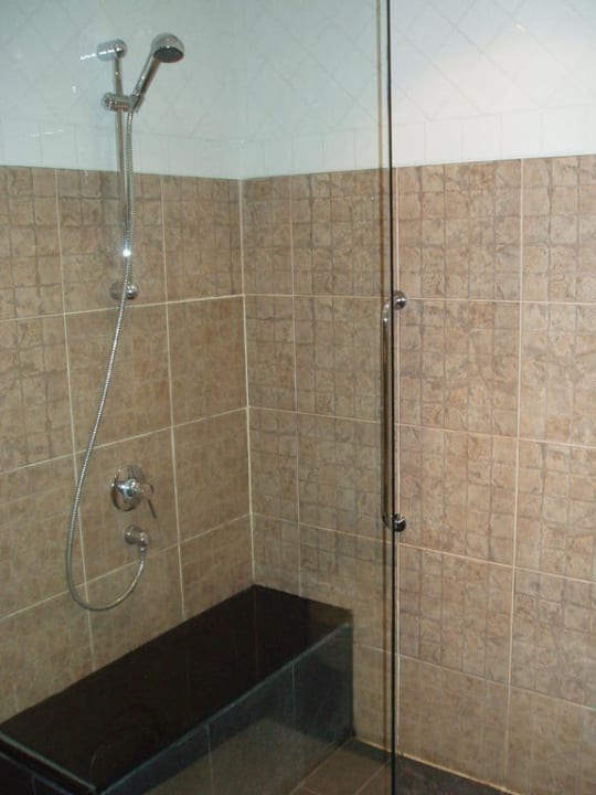 Badezimmer / Dusche Holiday Inn Resort Phuket Surin Beach by IHG