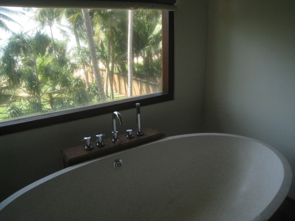 Blick vom Badezimmer zum Meer Mermaid Hotel & Club