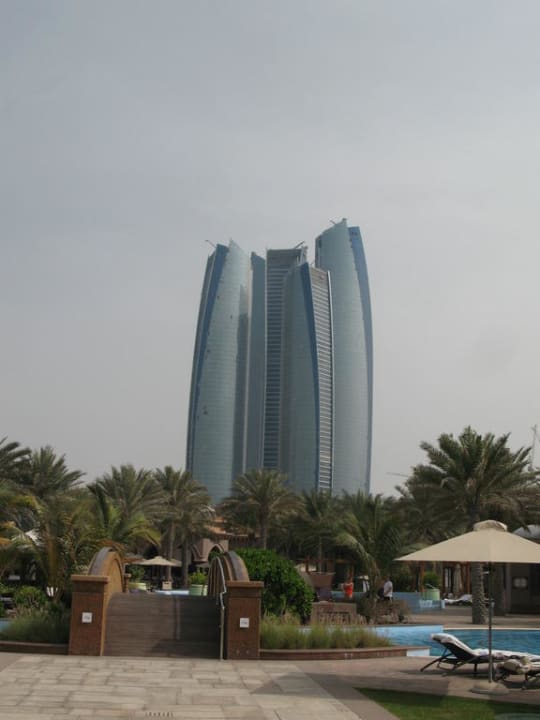 Blick vom Strand Emirates Palace Mandarin Oriental
