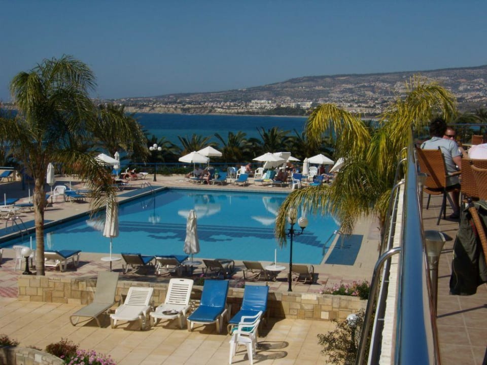 Poolanlage Queen's Bay Hotel