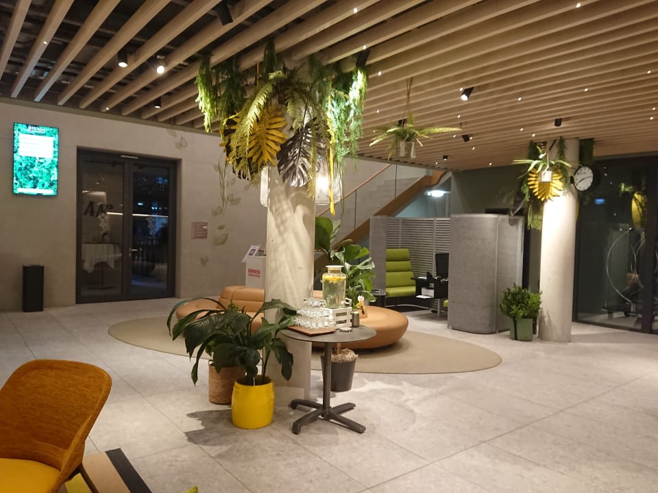 Lobby Hilton Garden Inn Mannheim