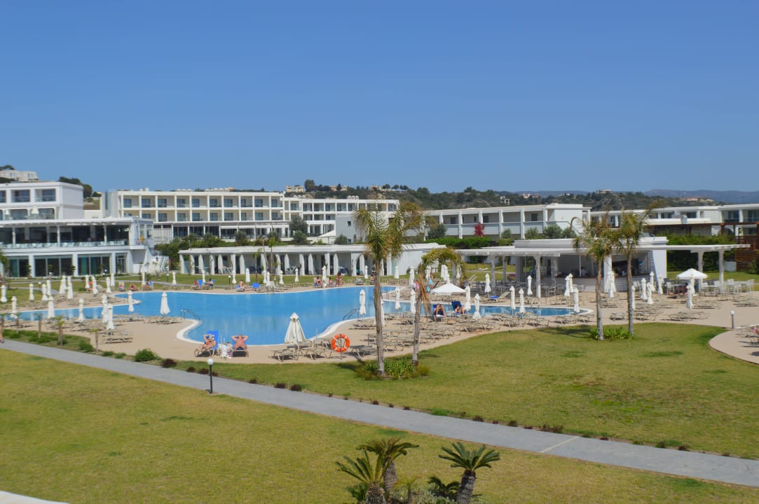 ...schöne Poolanlage... Asterias Beach Resort