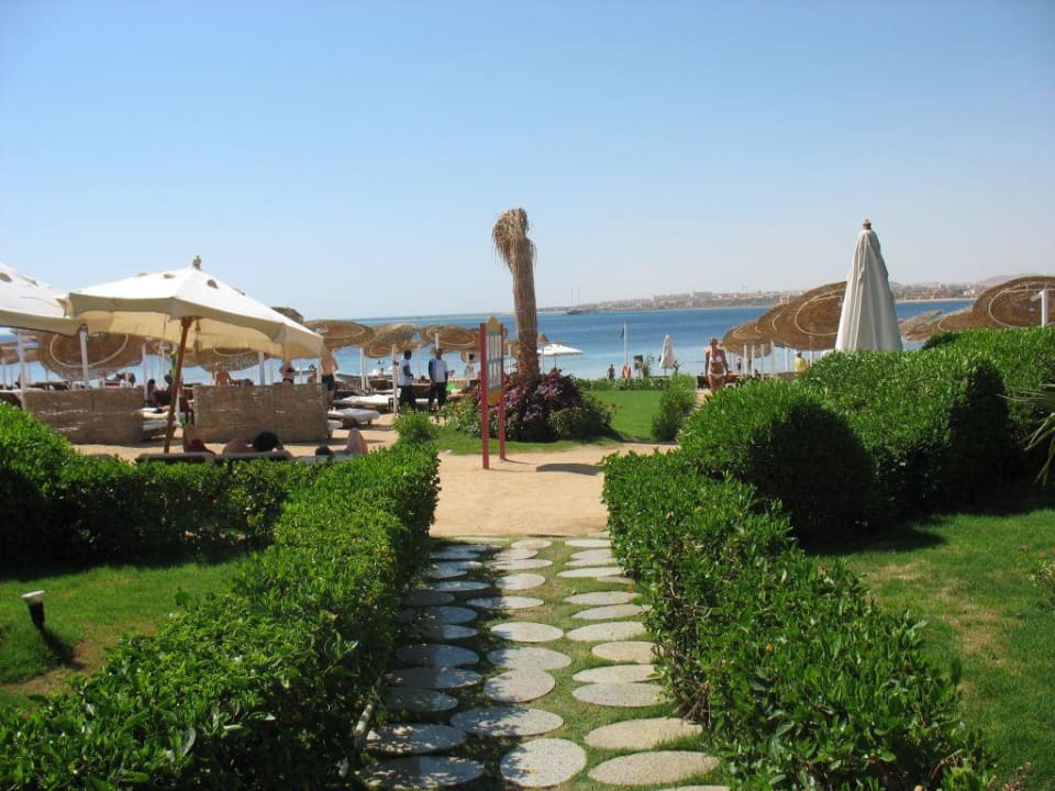 Дорога на пляж Prima Life Makadi Resort