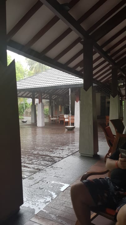 Regen auf der Insel Adaaran Select Meedhupparu Island Resort - Premium All Inclusive