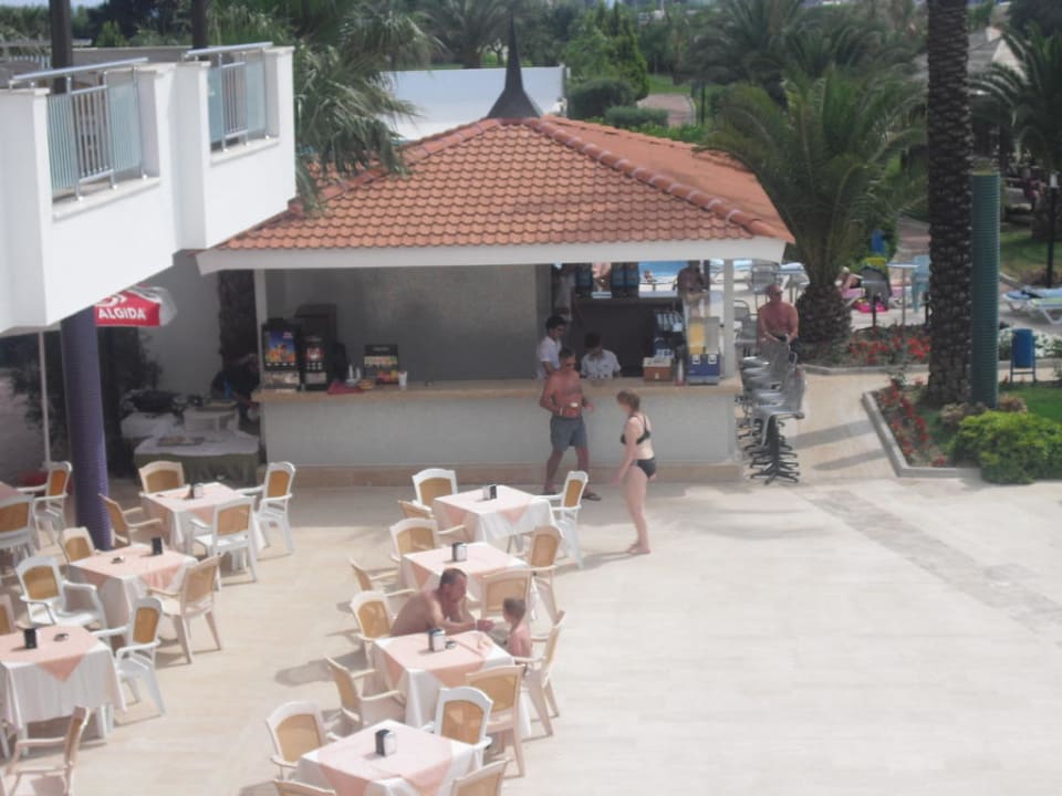 Poolbar Serenis Hotel