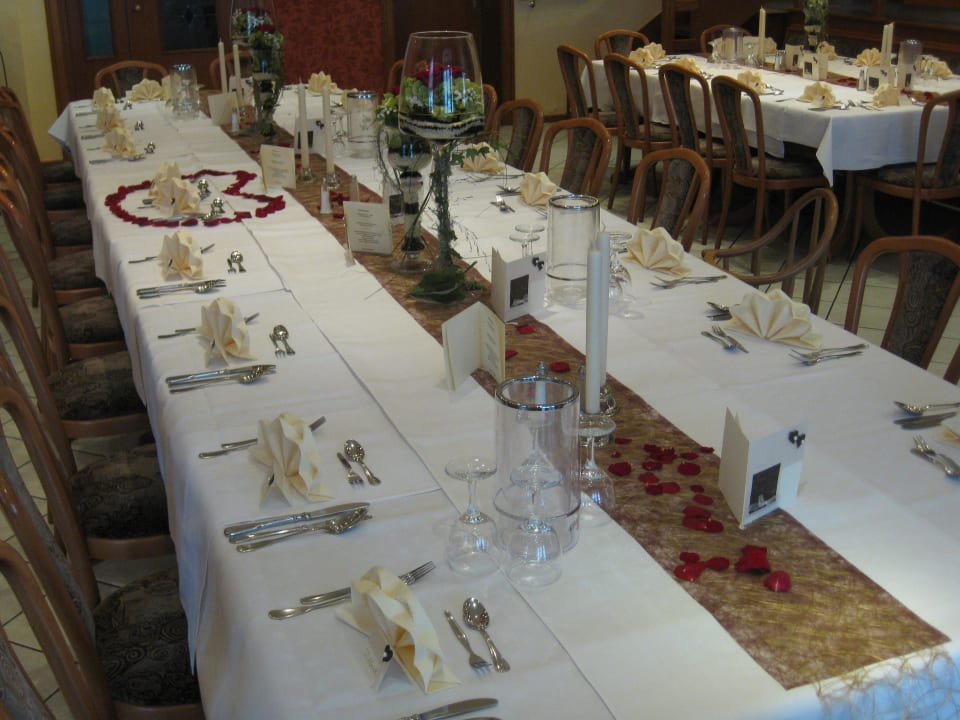 Festtisch im Hotel Hotel zur Neroburg