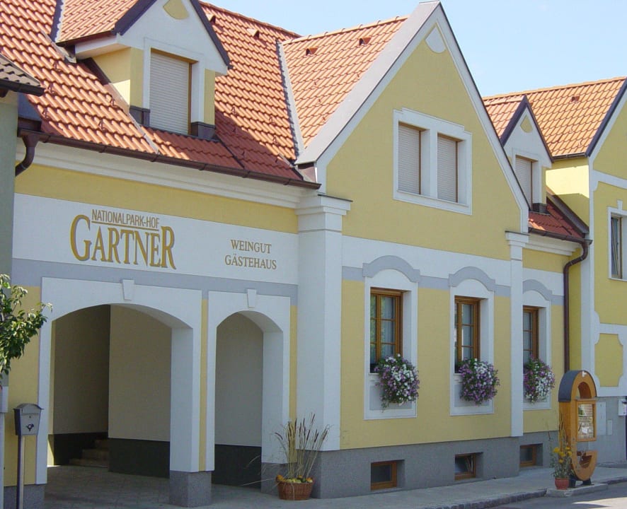 Herzlich Willkommen Gästehaus Weingut Nationalpark-Hof Gartner