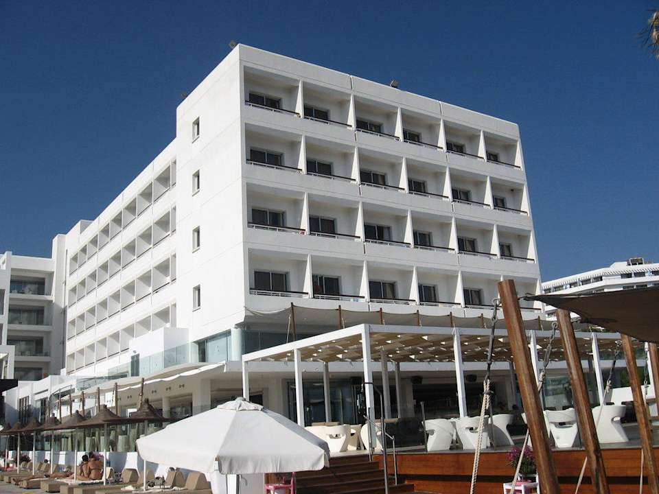 Außenansicht von der Straße Napa Mermaid Hotel & Suites