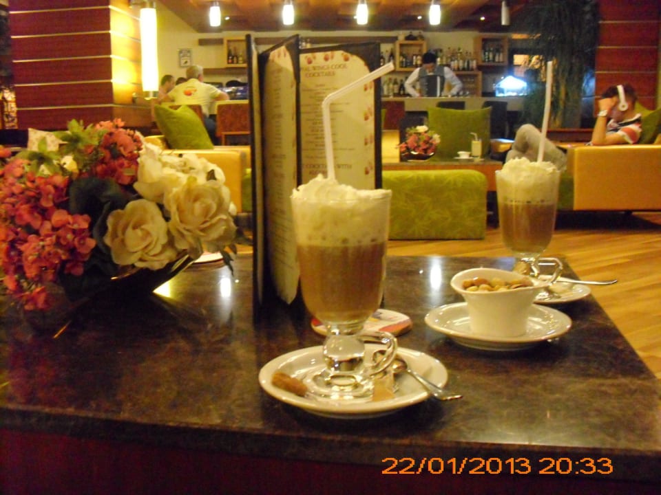 Leckere Kaffeespezialitäten Royal Wings Hotel