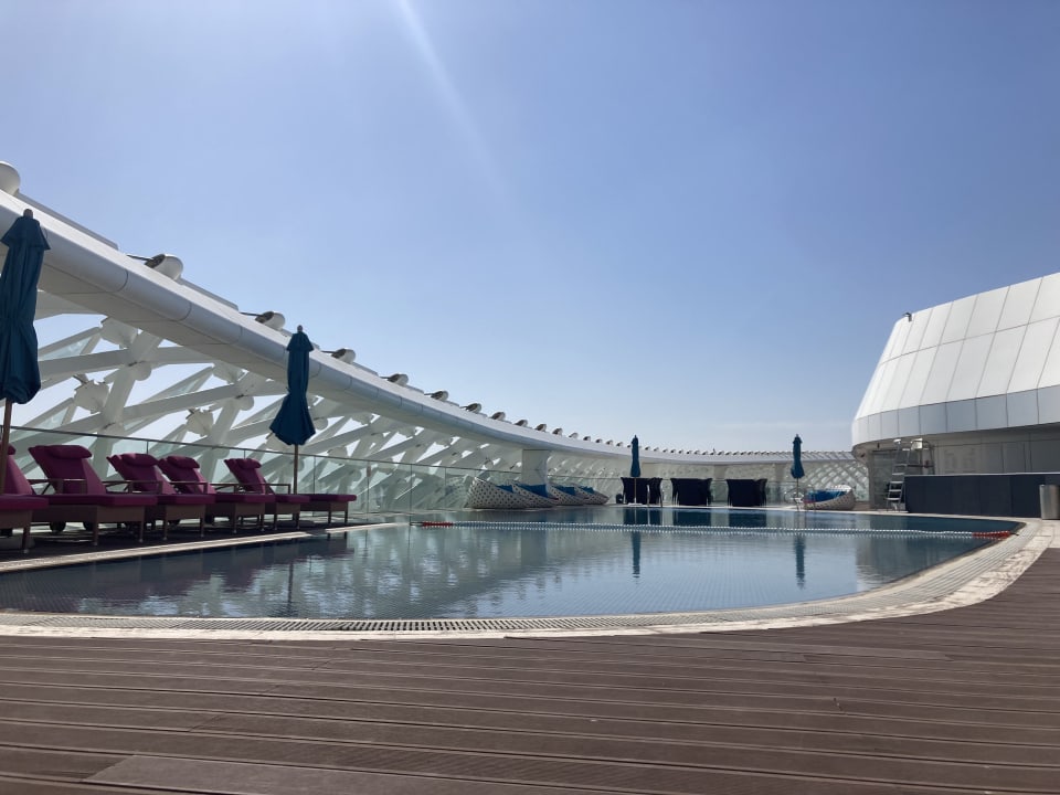 Pool W Abu Dhabi - Yas Island