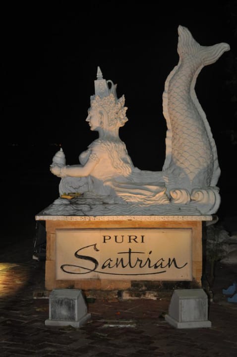 Statue am Strand Puri Santrian