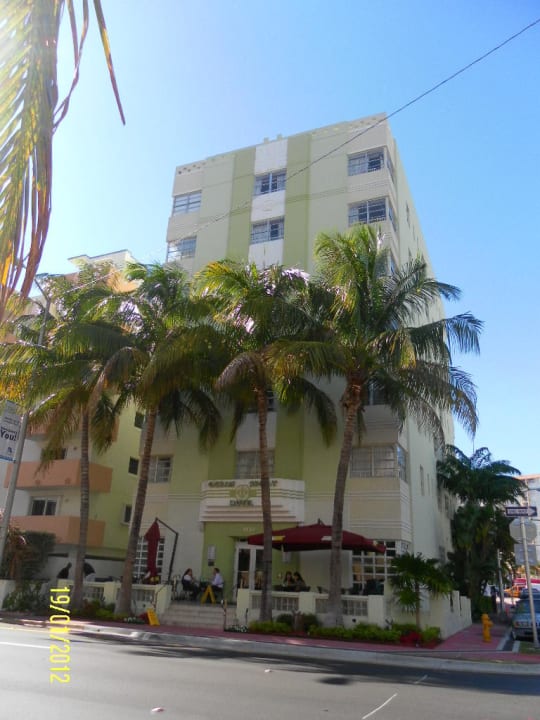 Haupteingang Collins Ave Hotel Ocean Spray