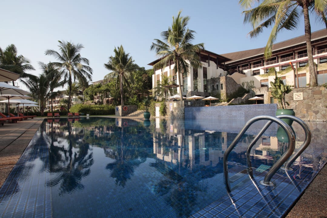 Pool Club Med Bintan Island