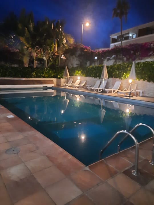 Pool Apartamentos Nogalera