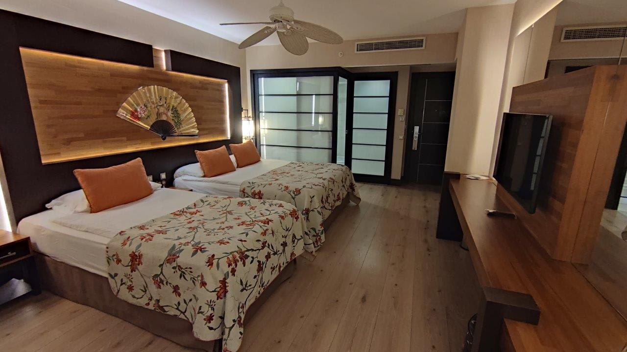 Zimmer Limak Lara Deluxe Hotel & Resort