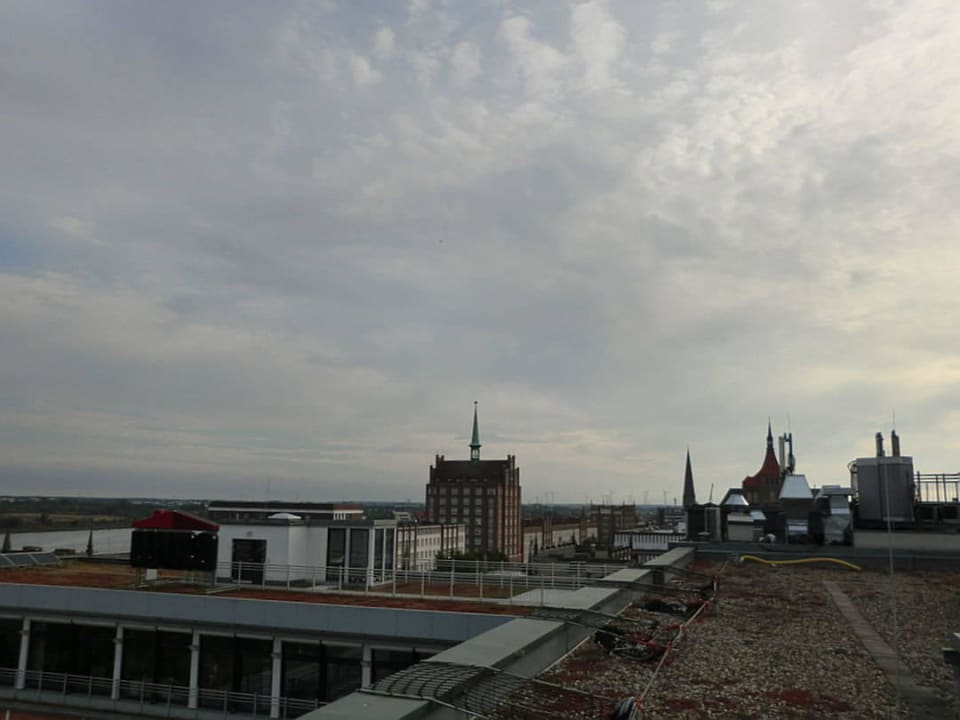 Ausblick von der Dachterrasse ScanHotels City Rostock