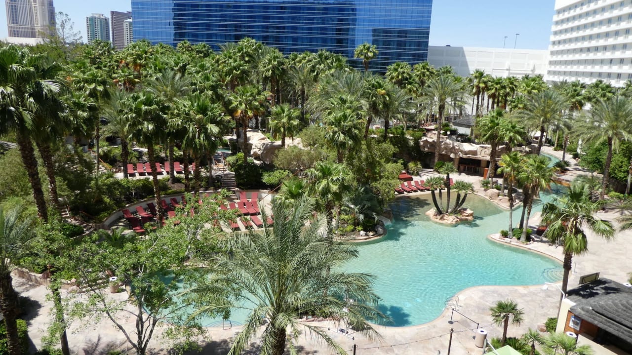 Pool Virgin Hotels Las Vegas, Curio Collection by Hilton