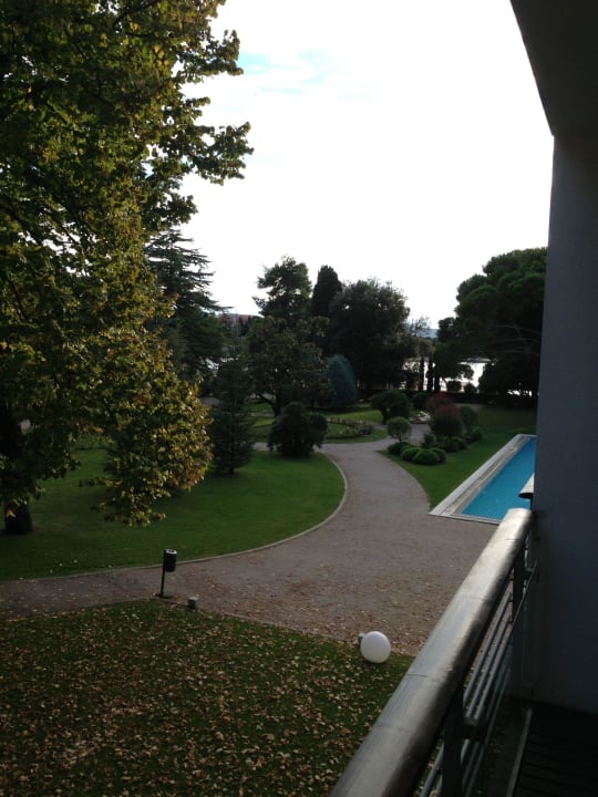 Garden and outdoor swimming pool Falkensteiner Hotel Adriana