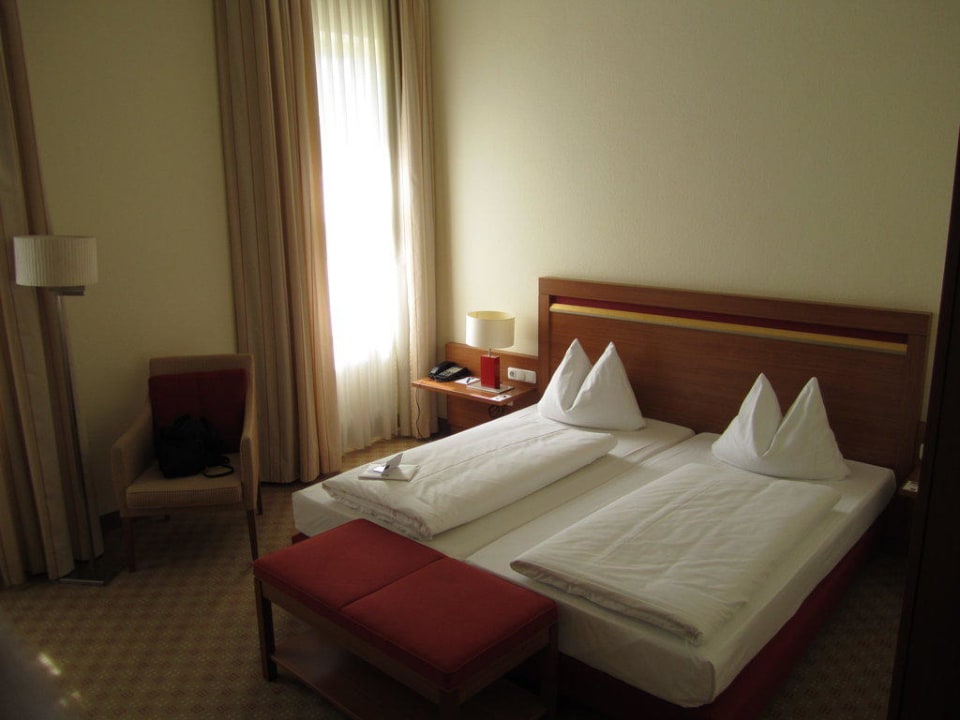 Betten im Doppelzimmer Hotel Dorint Resort & Spa Bad Brückenau
