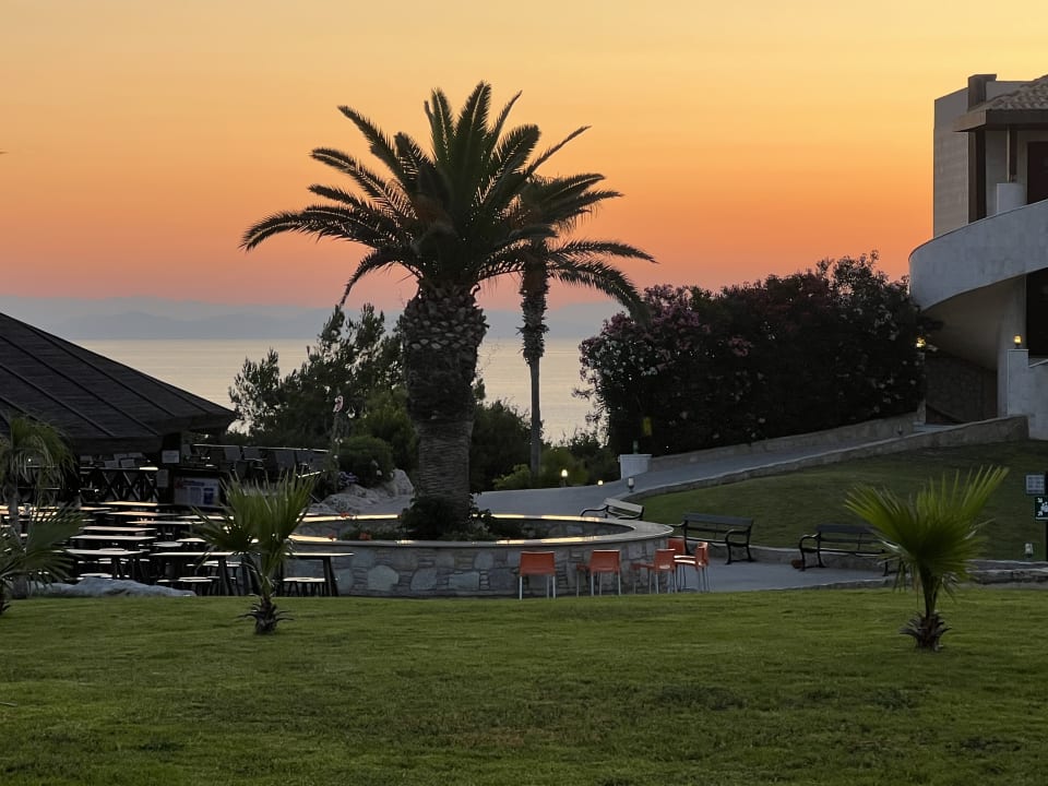 Gartenanlage Hotel Kalithea Horizon Royal