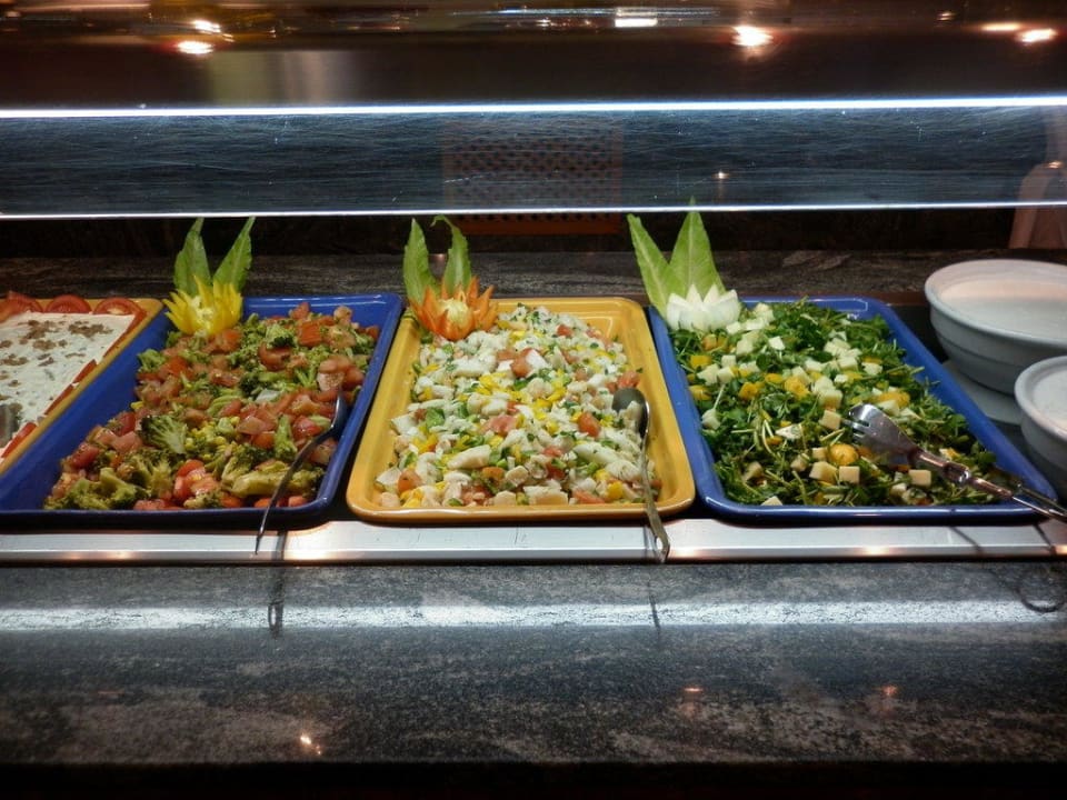 Buffet HL Miraflor Suites Hotel