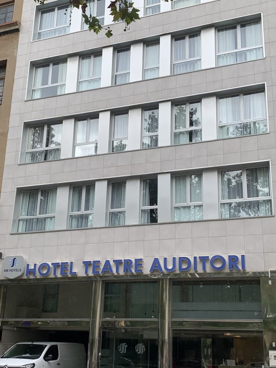 Außenansicht SM Hotel Teatre Auditori