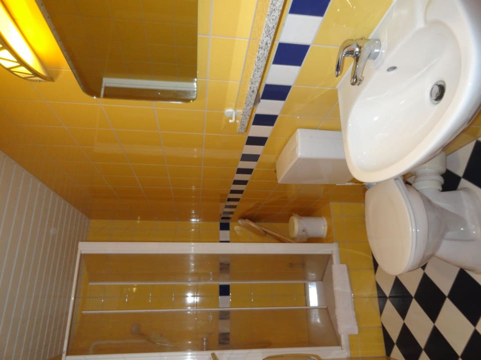 Badezimmer Jugendherberge An Der Saarschleife