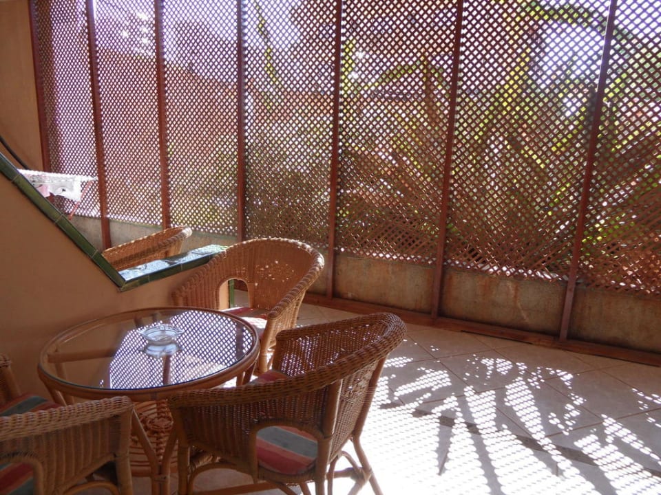 Kleine Terrasse im Untergeschoss Hotel Mariant Park