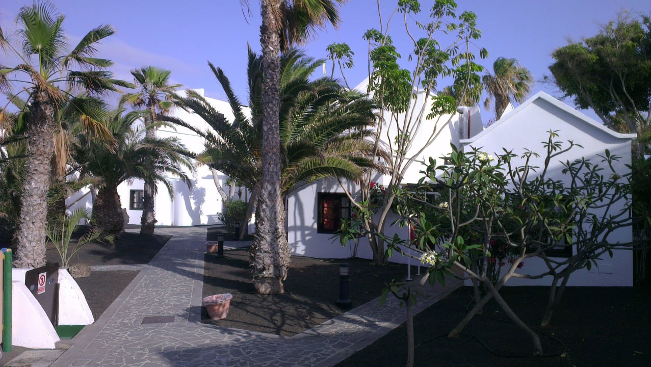 Zwei- bis dreistöckige Anlage allsun App.-Hotel Albatros