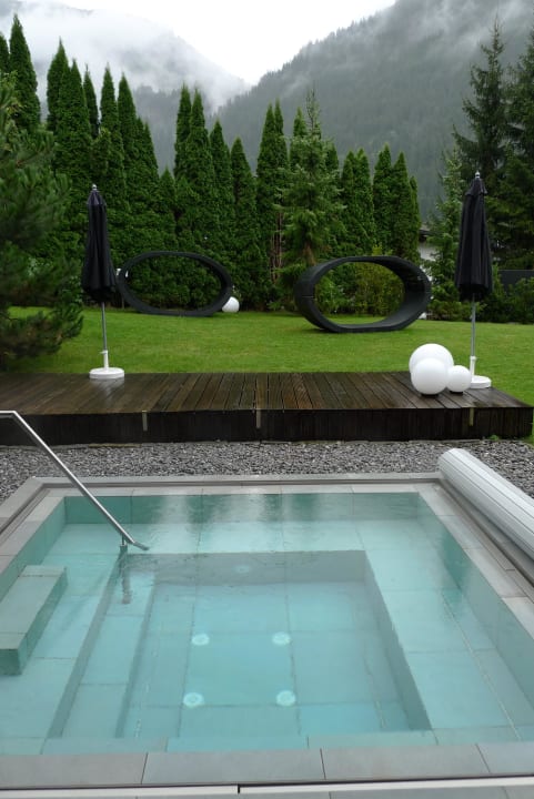 Whirlpool MONTAFON Lodge Hotel und SPA