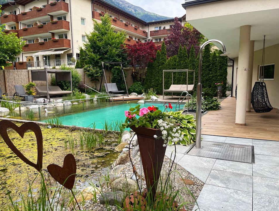 Pool Hotel Wiesenhof Garden Resort