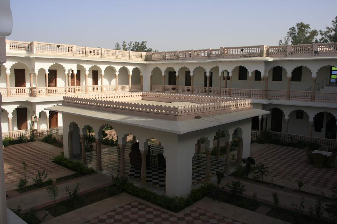 Innenhof Hotel Surya Vilas Palace