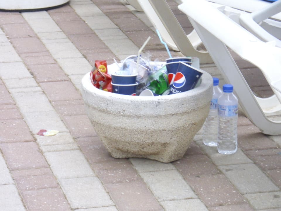 Leider hin und wieder am Morgen zu sehen Playacanela Hotel