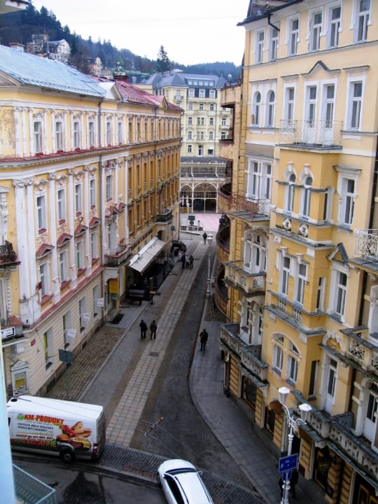 Blick vom Zimmer zu den Kolonnaden Hotel Flora