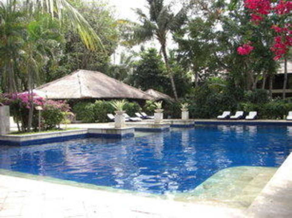 Pool in der Anlage Mercure Resort Sanur