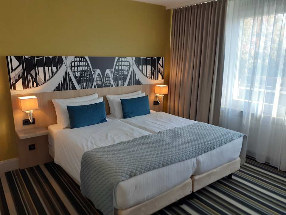 Zimmer Leonardo Hotel Hamburg Elbbrücken