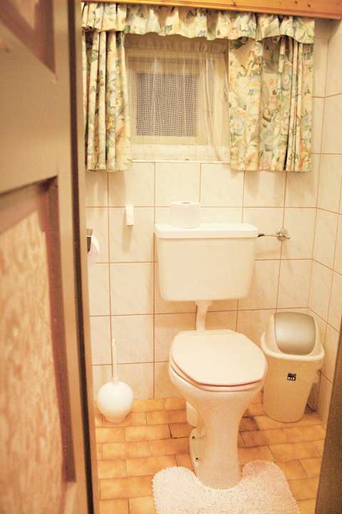 Gemeinschafts WC Gasthaus Pension Schön