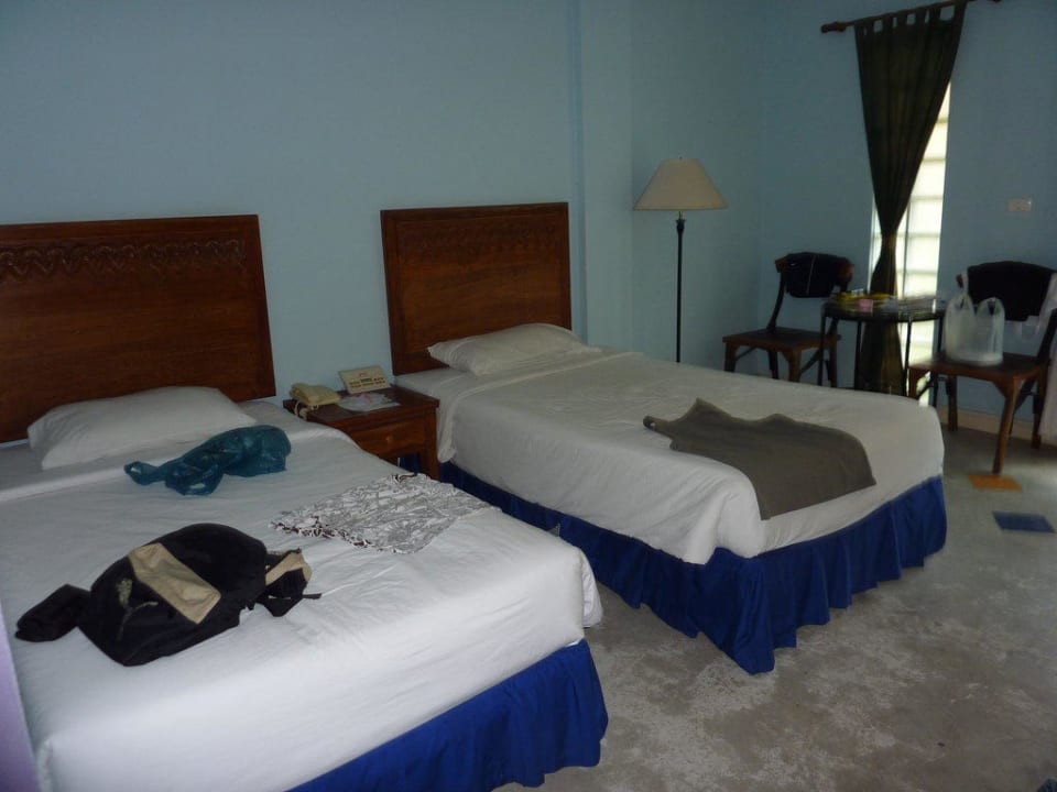 Einfache Einrichtung, Betonboden Hotel Andatel Grandé Patong Phuket