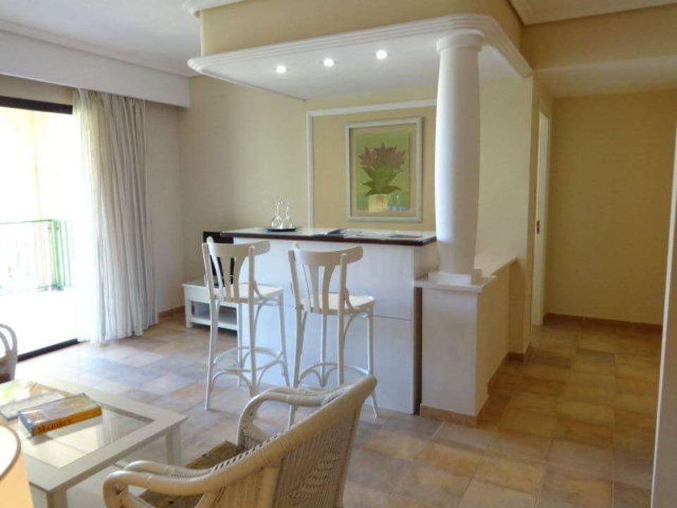 Geräumiger Wohnbereich in der Suite 3204 Lago Garden