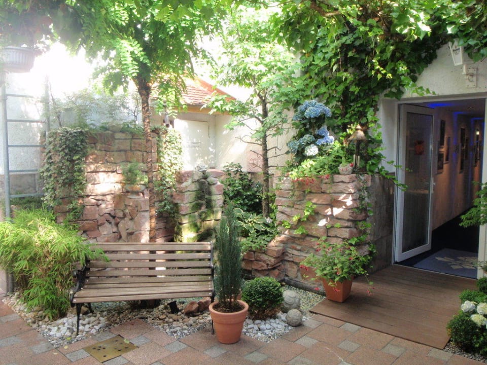 Garage Hotel Goldene Rose