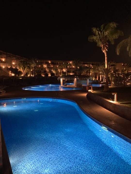 Pool Fort Arabesque Resort, Spa & Villas