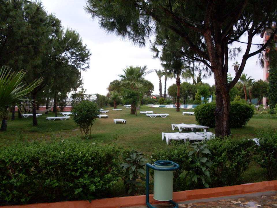 Gartenanlage Club Turtas Beach Hotel