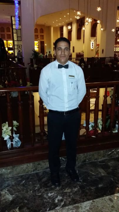 Adel Mohamed, sehr netter Kelner Steigenberger Aqua Magic