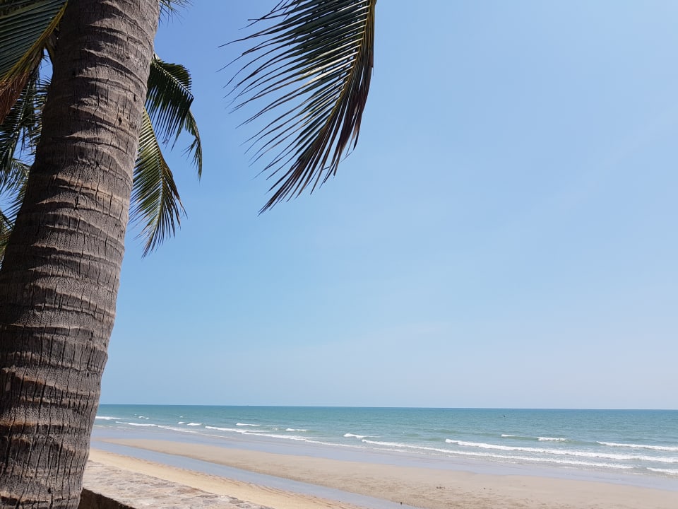 Strand Hotel Grand Pacific Sovereign Resort & Spa