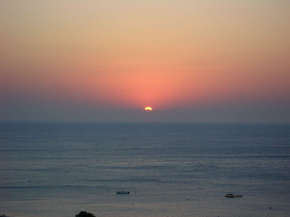 Sonnenaufgang vom Zimmer mit Meerblick Hotel Calypso Beach